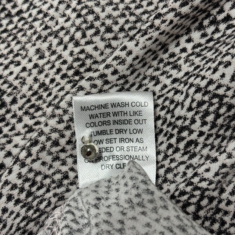 Grand & Greene Rayon Roll Tab Sleeve V-Neck Blouse Gray Black Print 1X - Picture 9 of 13